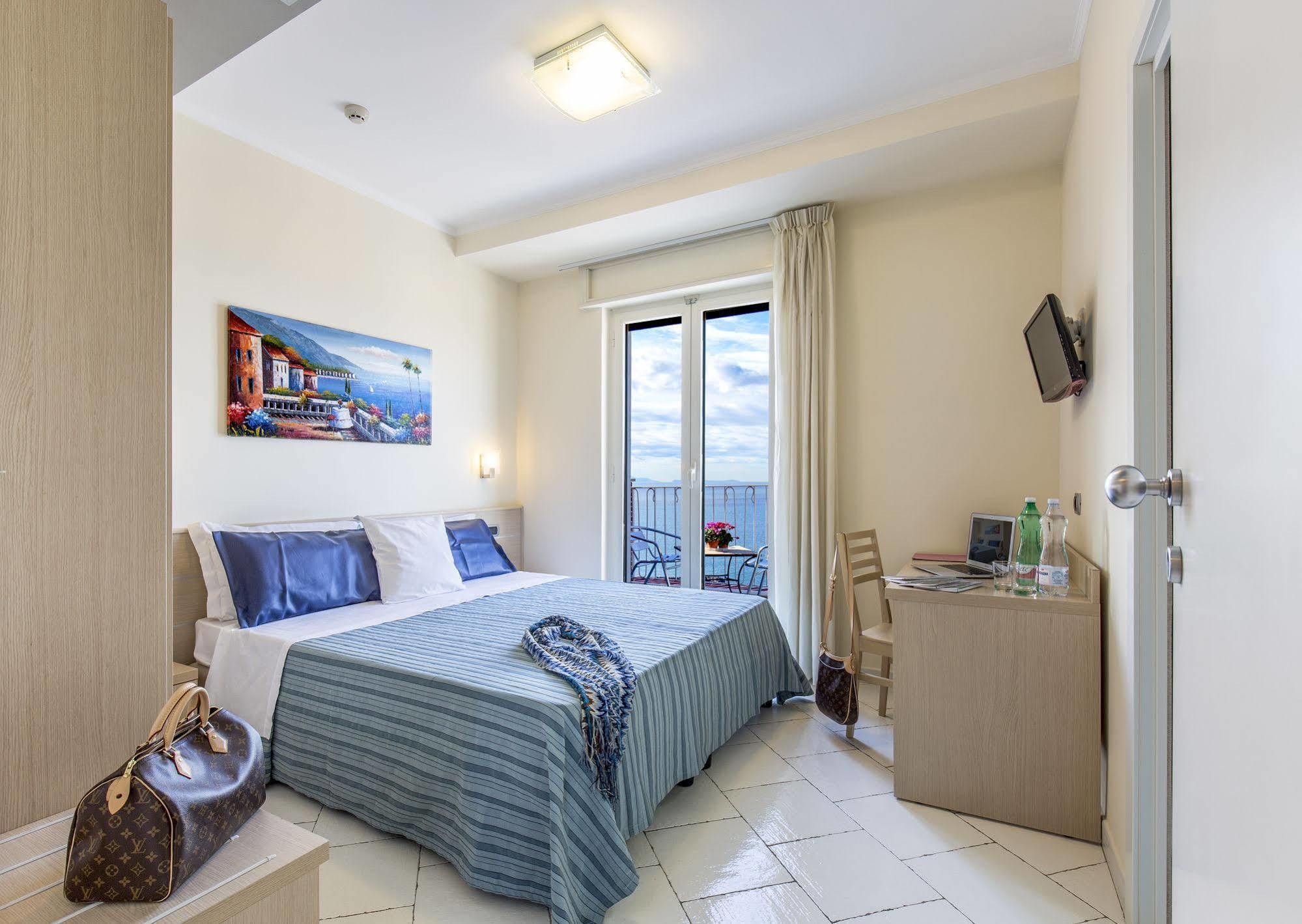 Hotel Cosmomare 3*